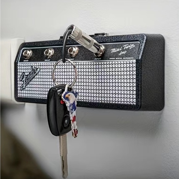 Pluginz Fender Jack Rack Amp Keychain Wall Mount Key Holder w/ 4 Jack Keychains - Picture 3 of 11